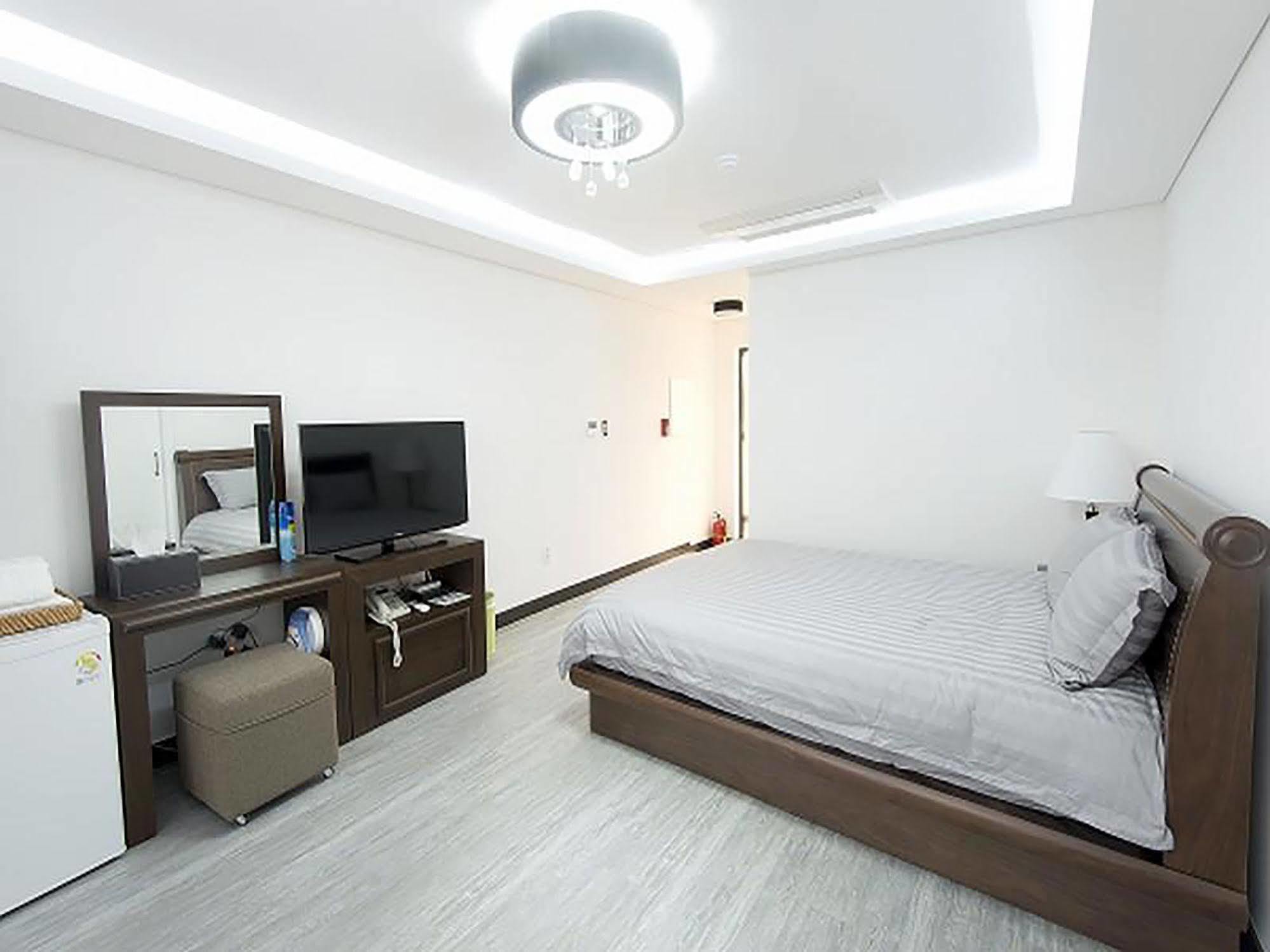 The Seri Resort Seogwipo Extérieur photo