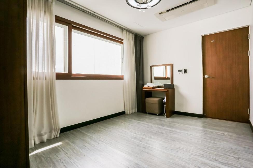 The Seri Resort Seogwipo Extérieur photo