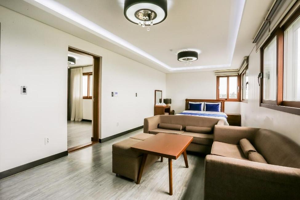 The Seri Resort Seogwipo Extérieur photo